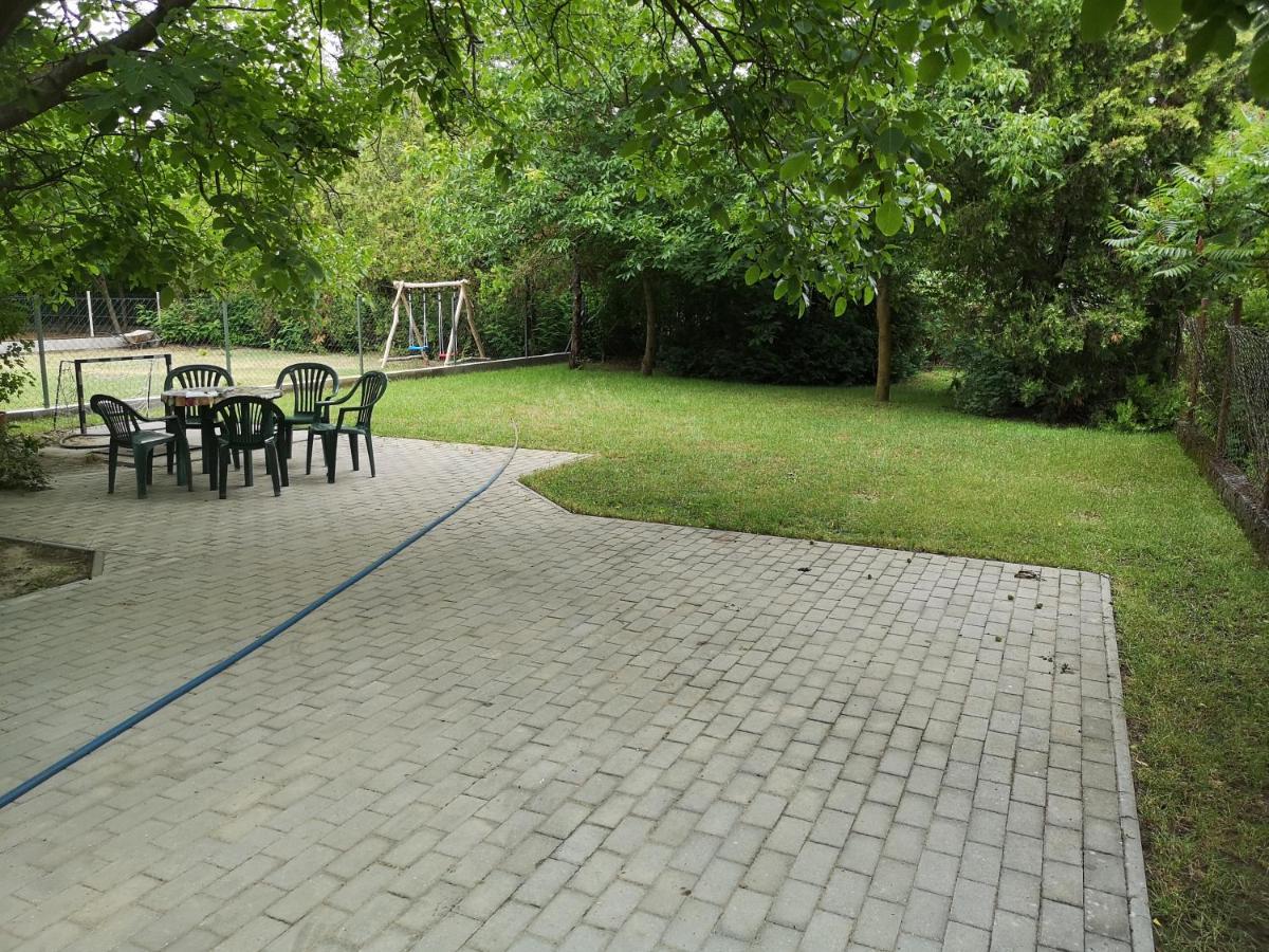 Babarczi Ueduelohaz Apartment คิชคุนมายชา ภายนอก รูปภาพ