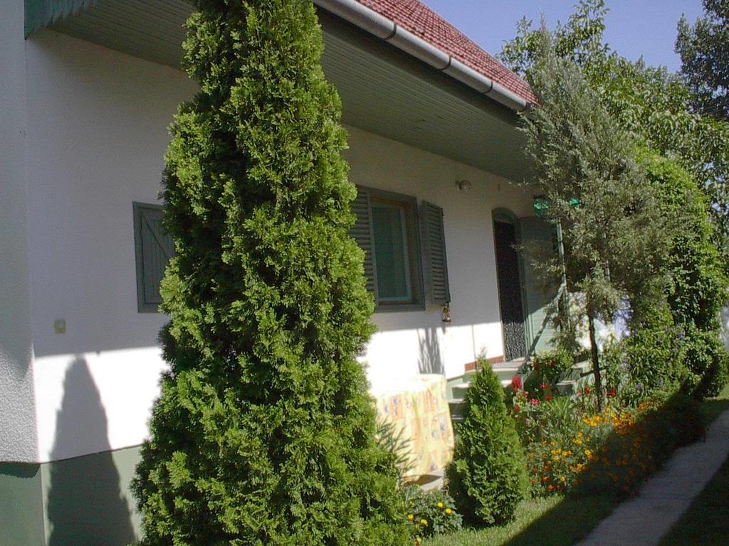 Babarczi Ueduelohaz Apartment คิชคุนมายชา ห้อง รูปภาพ